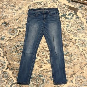 Size 8 - American Eagle Skinny Jean